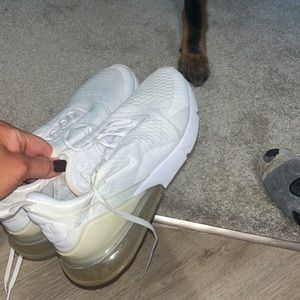 Nike Air Max 270s 9.5 Women’s